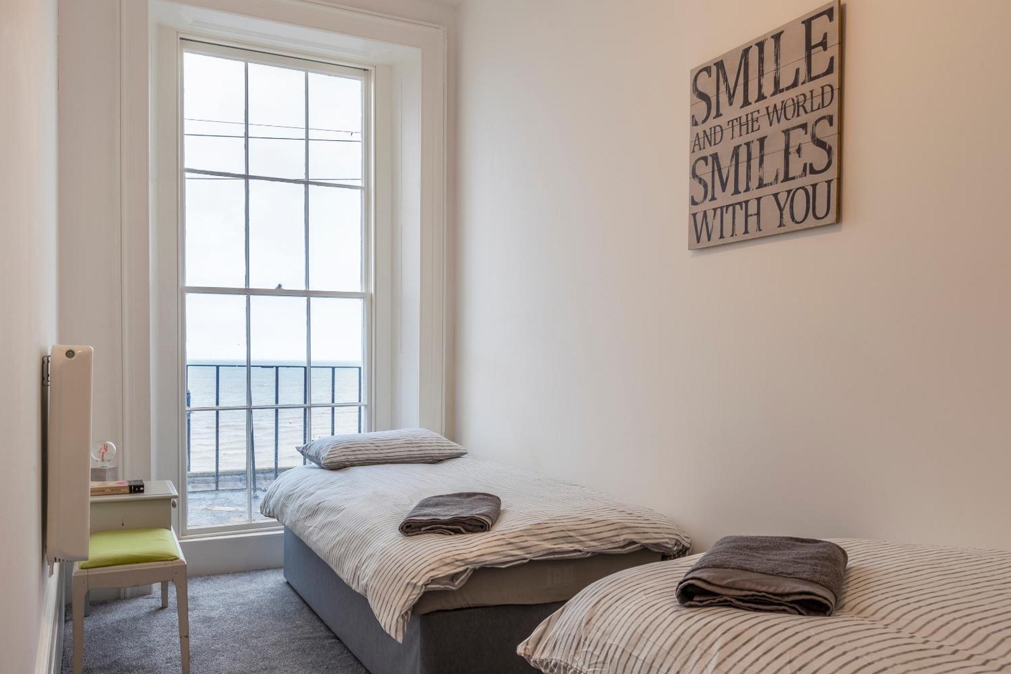 Seaside Bliss - Seafront Apartments Herne Bay Esterno foto